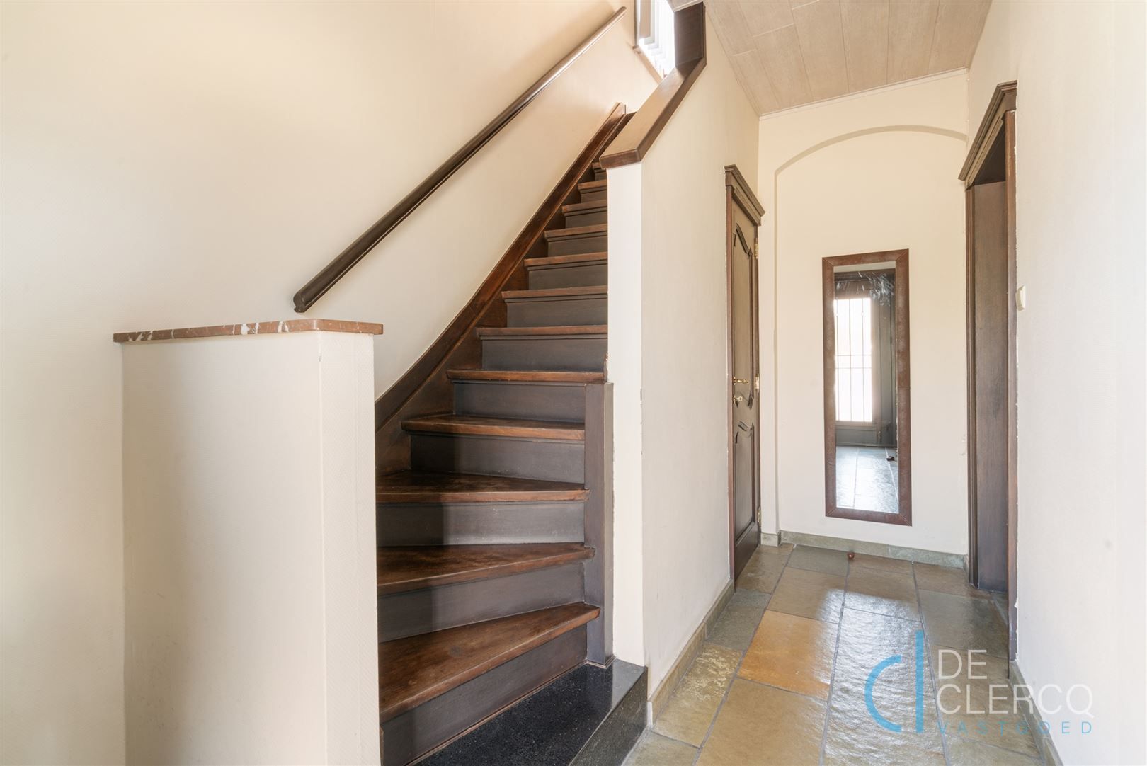 Halfopen woning te koop op goede ligging in Destelbergen!  foto 2