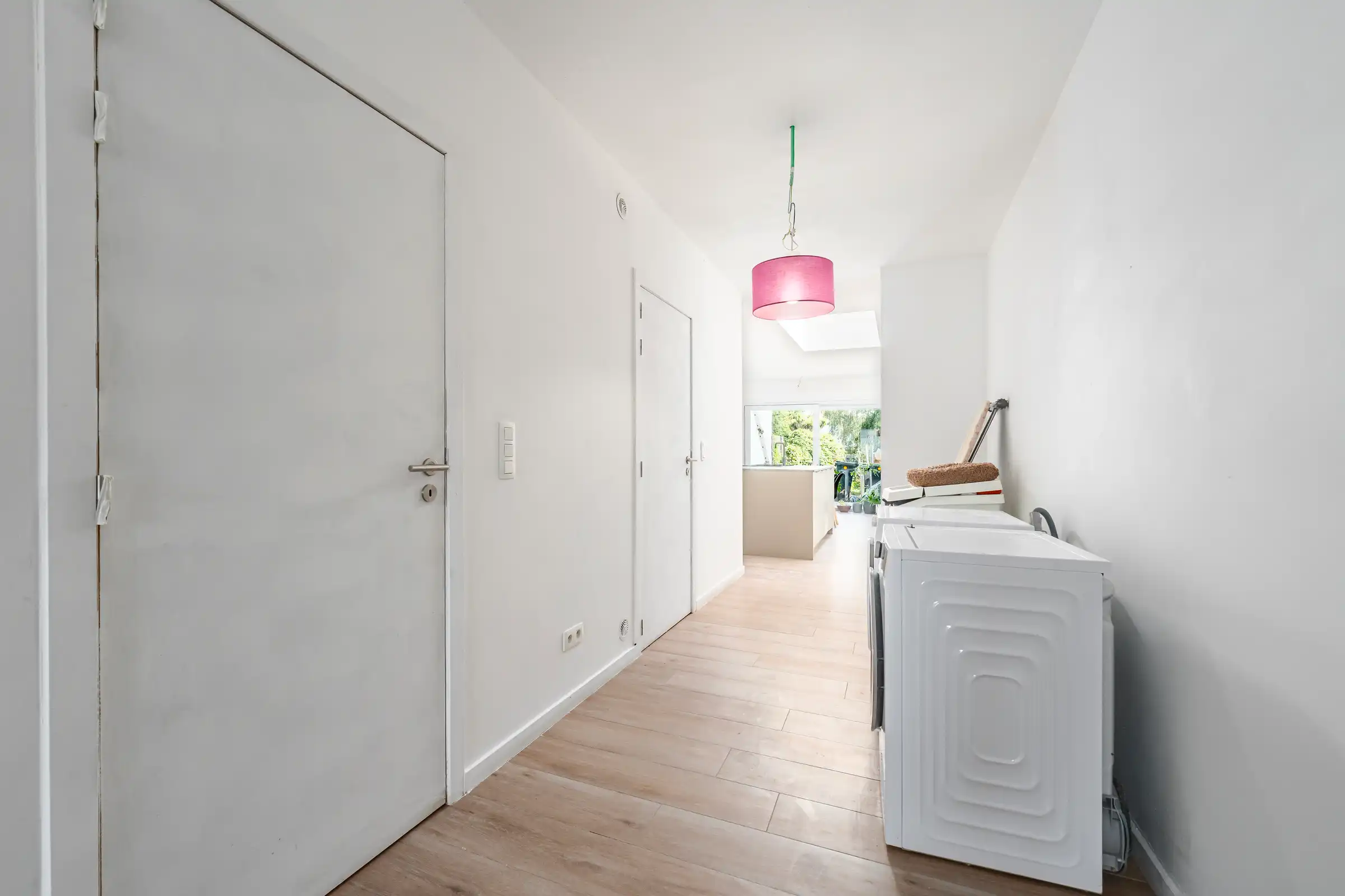 Gezinswoning met 5 slaapkamers met diepe tuin foto 12