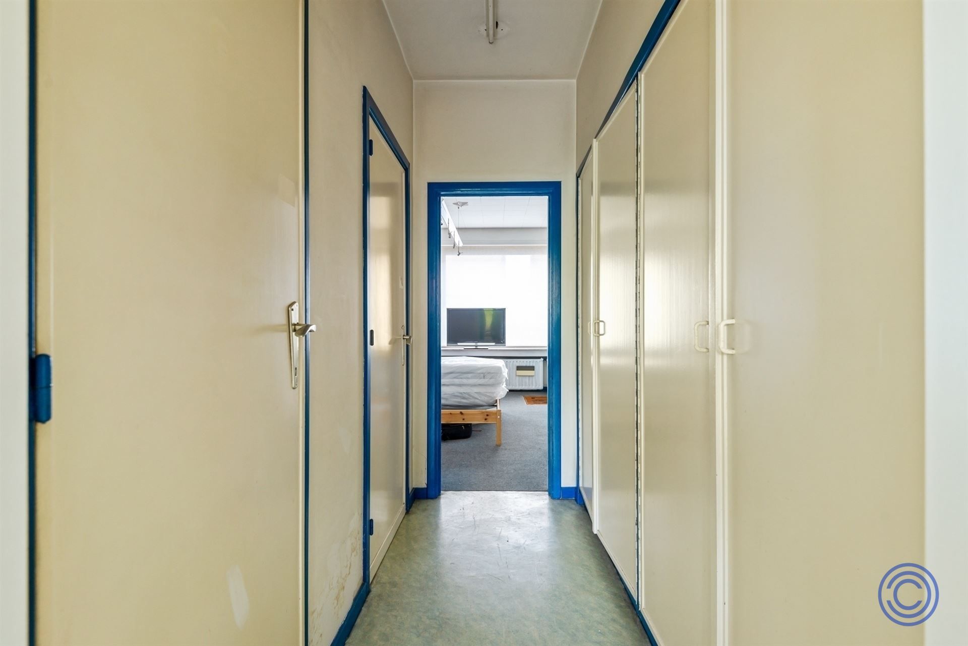 CASCO magazijn + ruime garage + bureel ca. 290m²! foto 9
