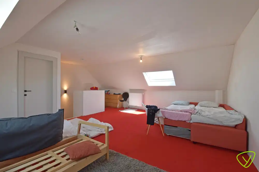 Prachtig afgewerkte woning te huur op een rustige locatie net buiten het centrum van Eeklo foto 14