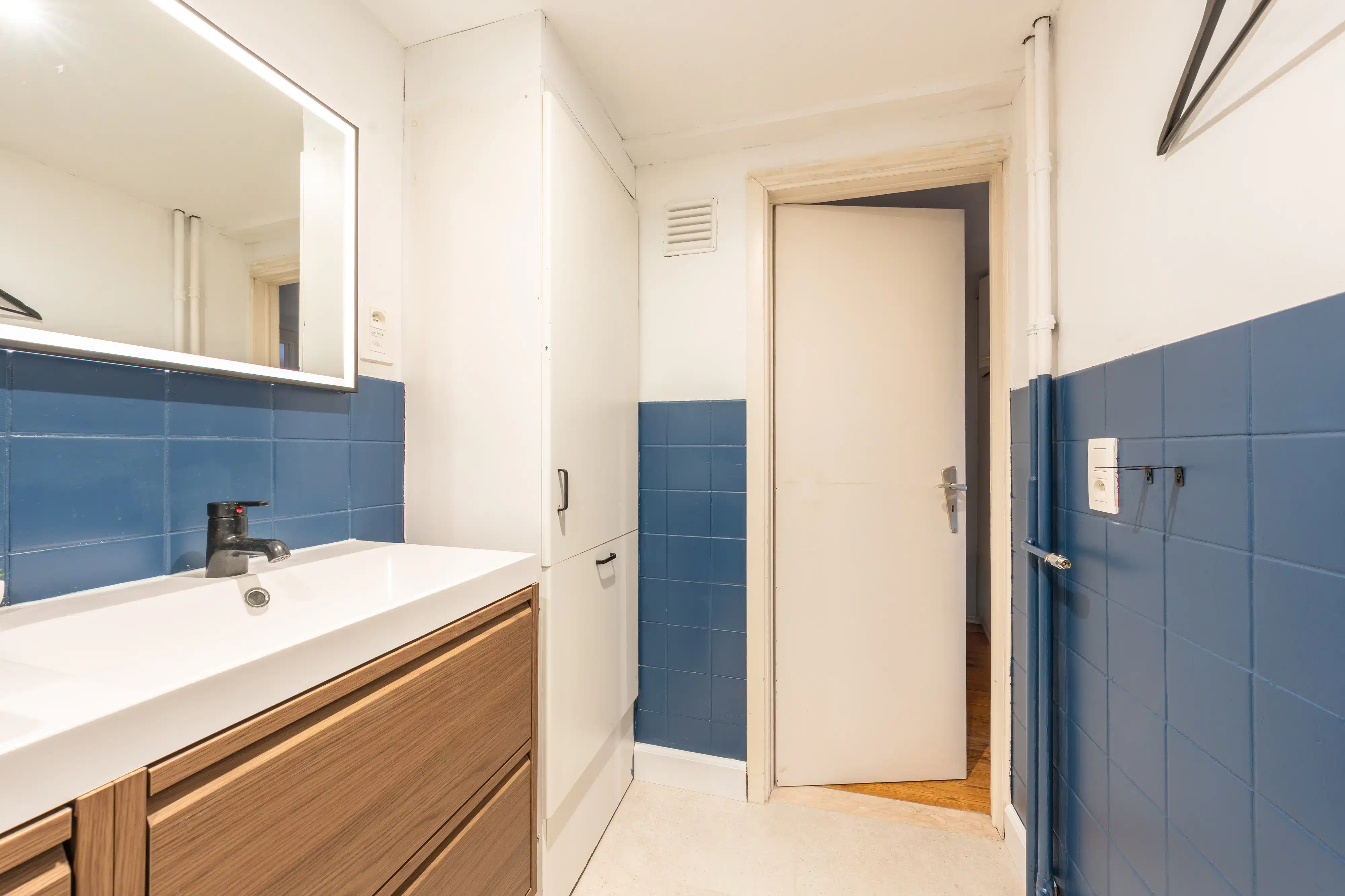 Instapklaar appartement met ruim terras in Berchem foto 7