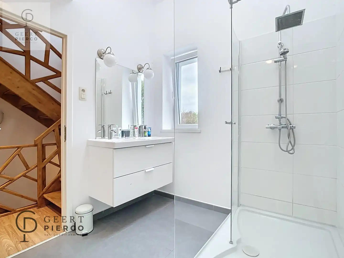 Gerenoveerde woning met leuke tuin. foto 13