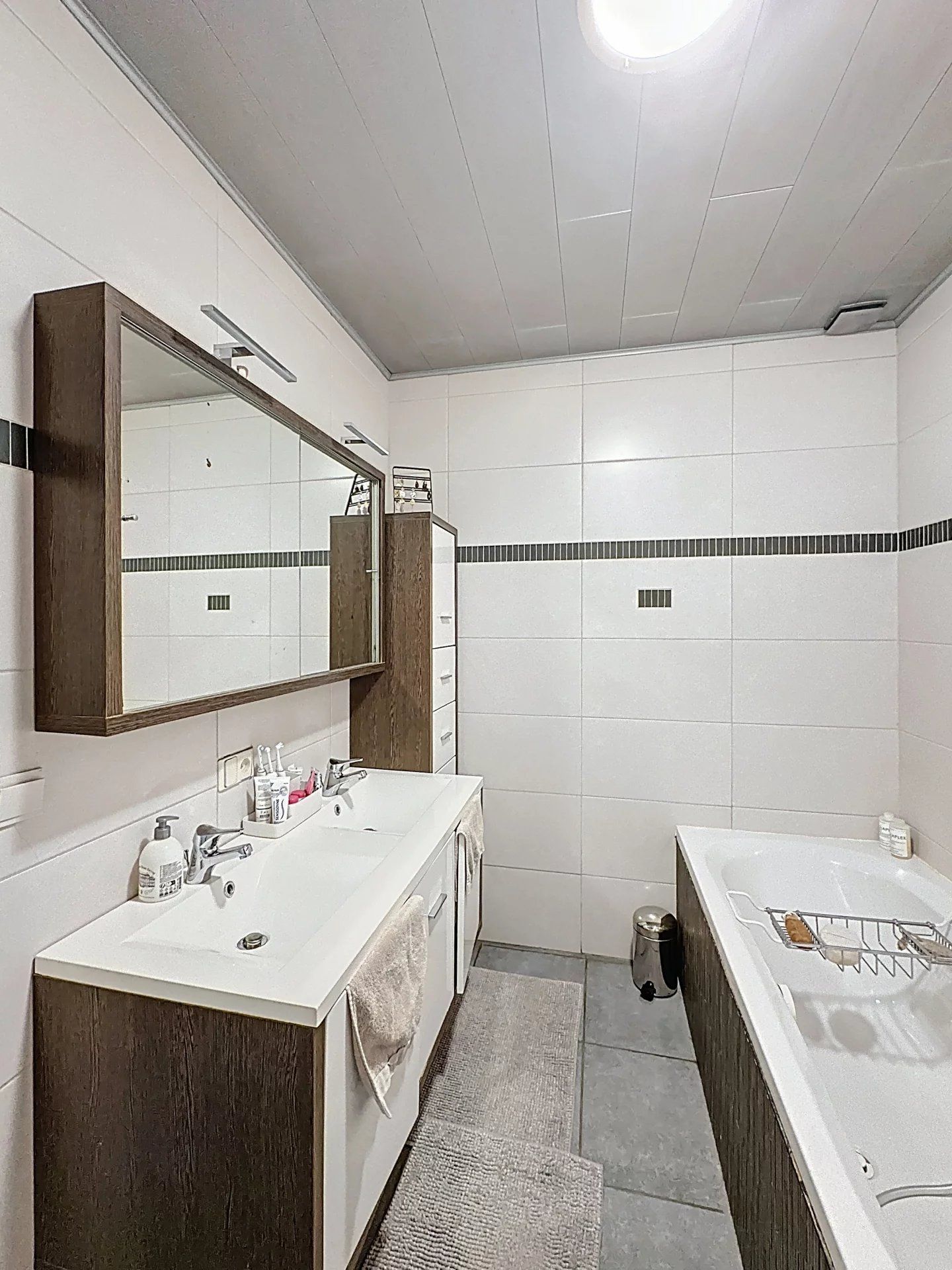 Laagbouwwoning met 3 slaapkamers nabij het centrum eventueel gemeubeld te huur foto 12