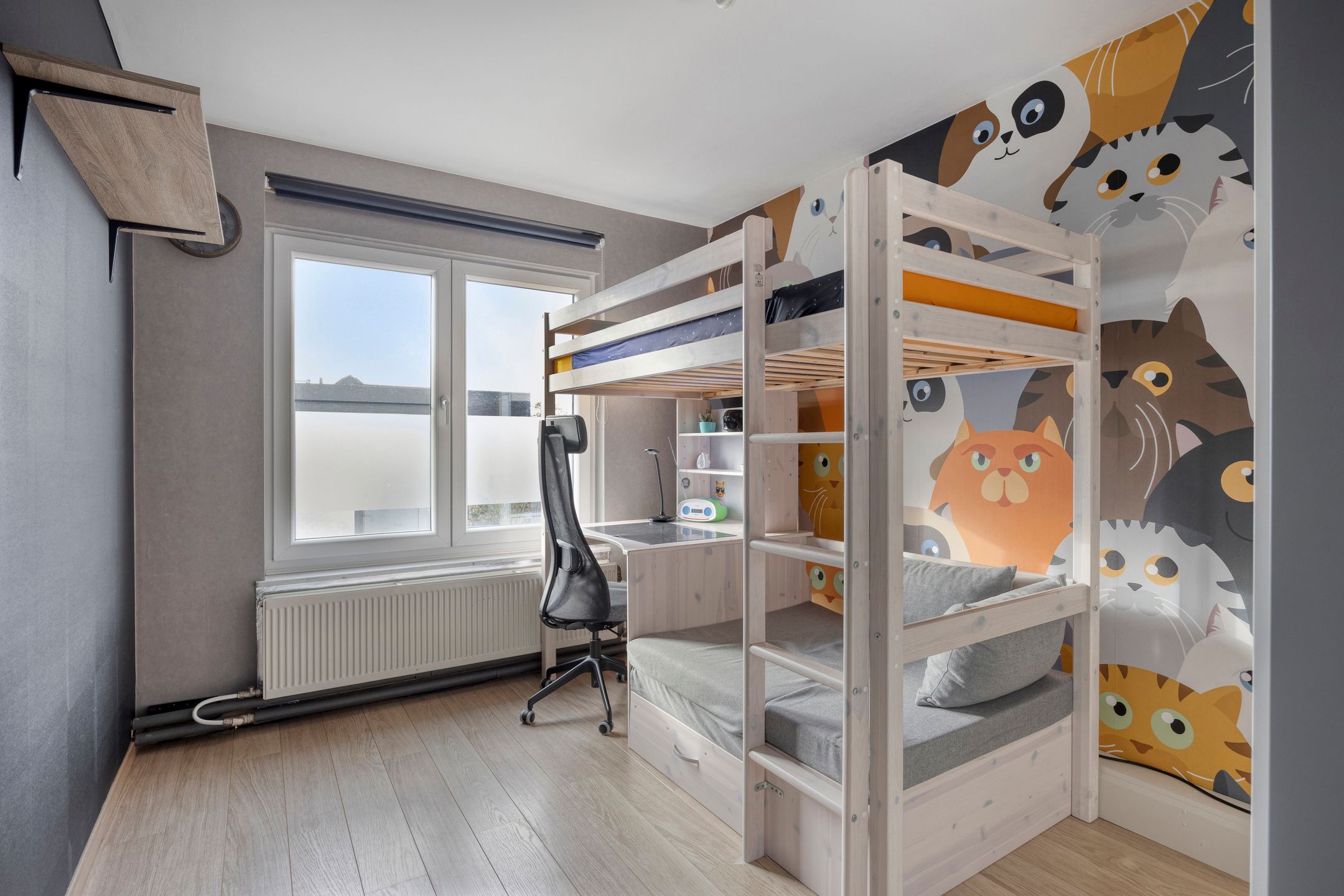 Halfopen bebouwing op uitstekende locatie foto 23