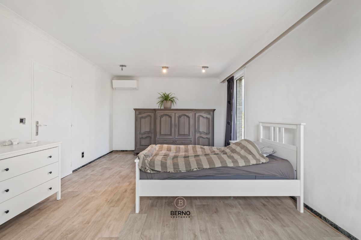 Ruime en energiezuinige woning op groot perceel foto 13