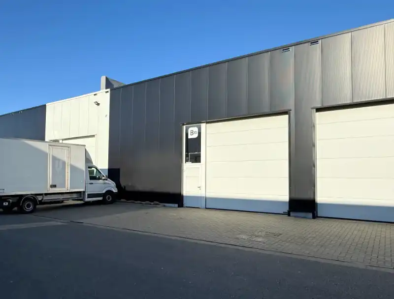 KMO-unit te koop foto {{pictureIndex}}