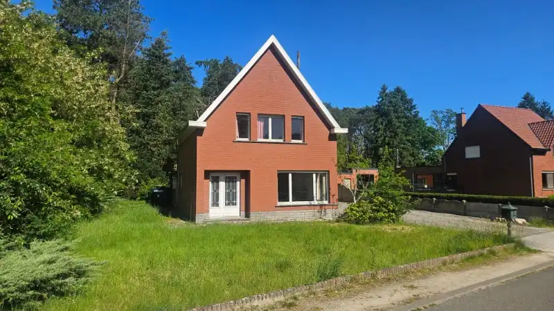 Woning van 155m² in open bebouwing op 10 are 30ca foto 4