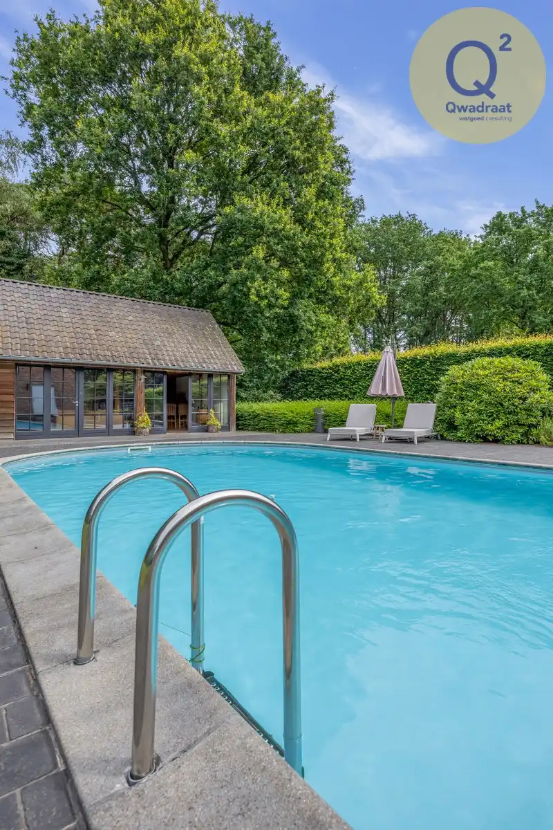 Rustig gelegen villa van met zwembad en poolhouse  foto 79