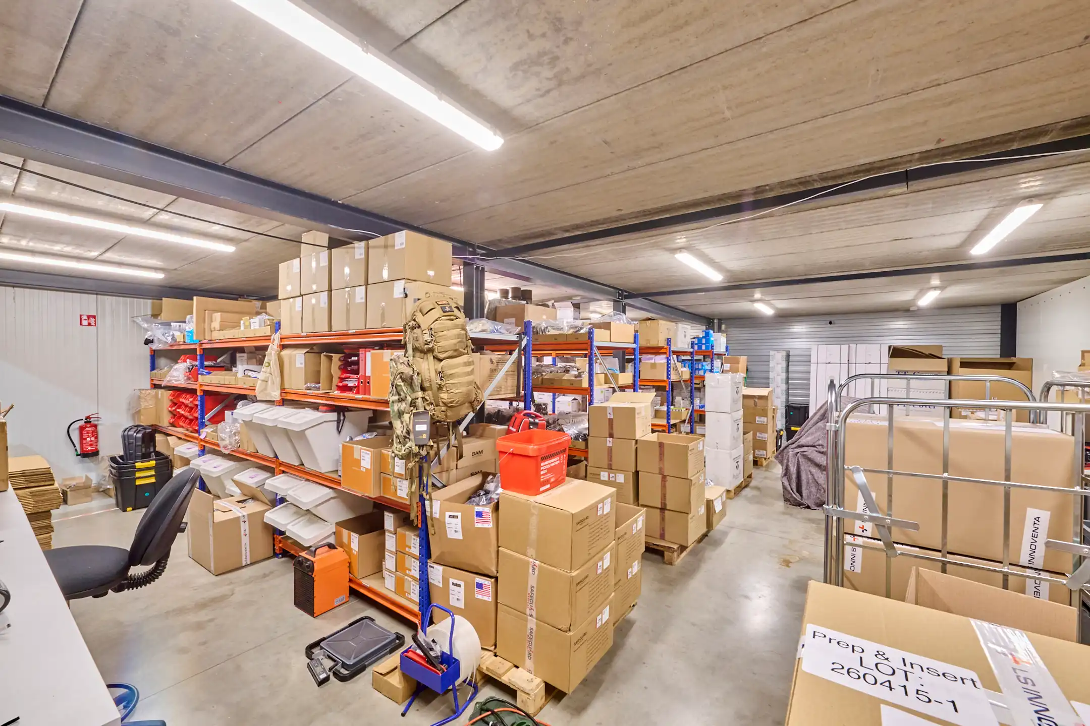 BEDRIJFSGEBOUW MET GROOT BUITENTERREIN IN GENK foto 20