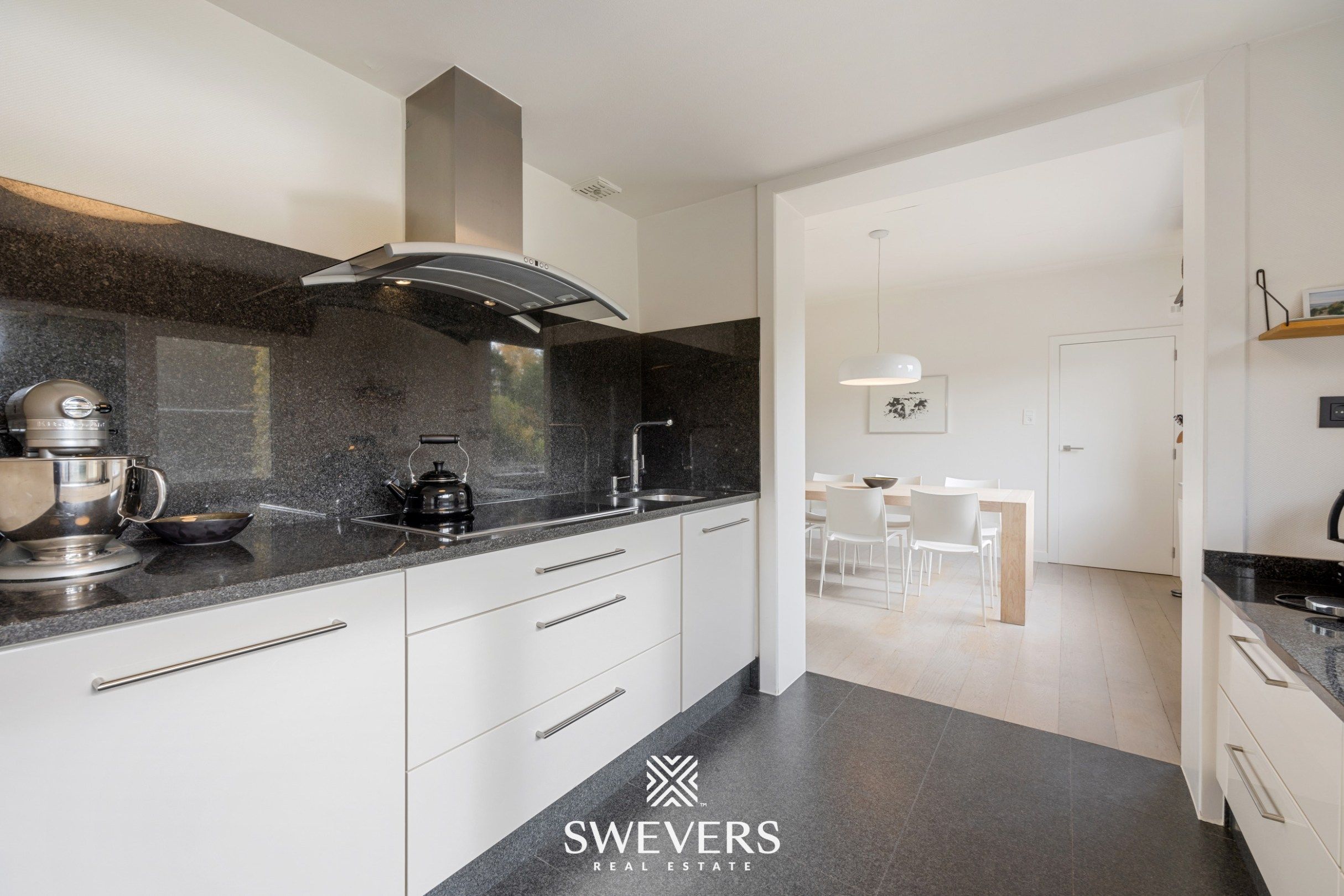 Gerenoveerde woning op 27 are en vergunde stal van 147 m² foto 11