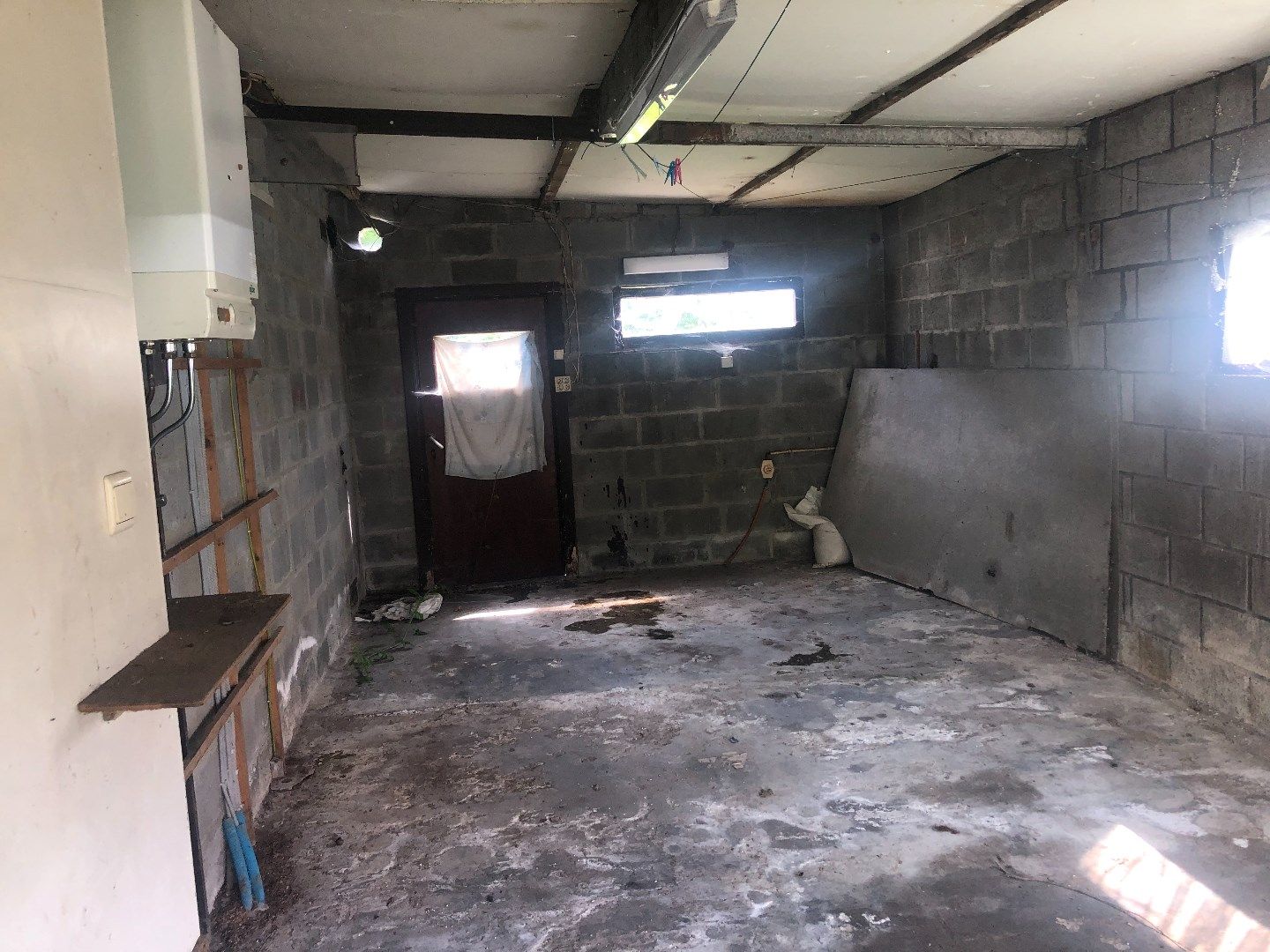 Renovatieproject met potentieel – 6a 20ca in Residentiële Ligging foto 11