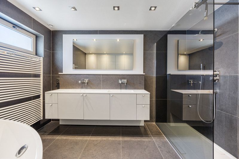Luxueuze en instapklare woning met garages en tuin foto 24