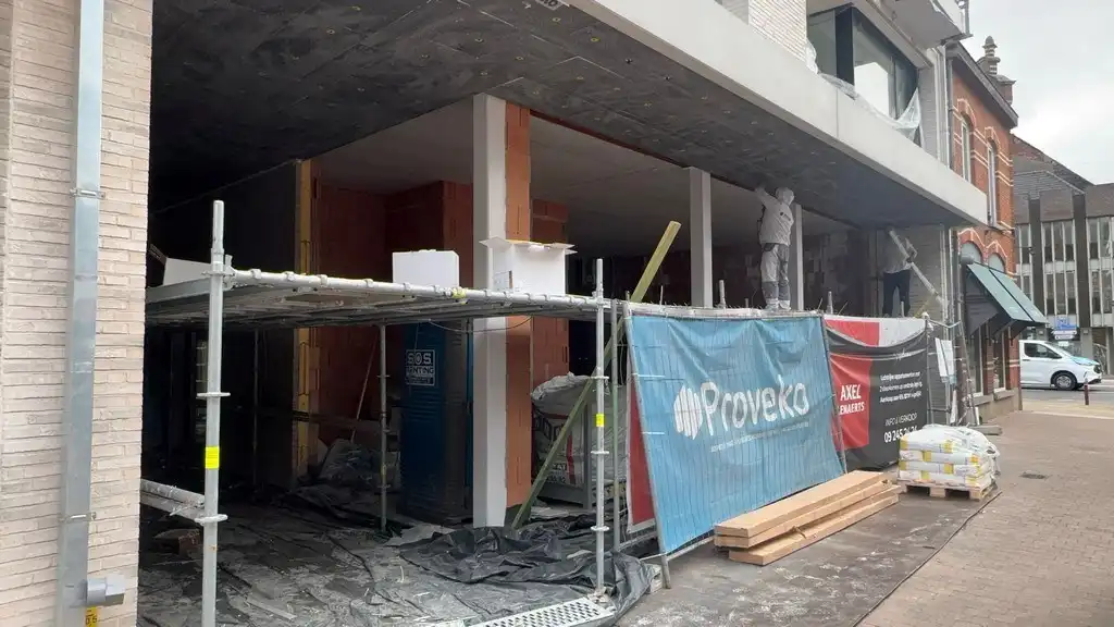 Nieuwbouw winkelruimte te koop op toplocatie in Deinze foto 9