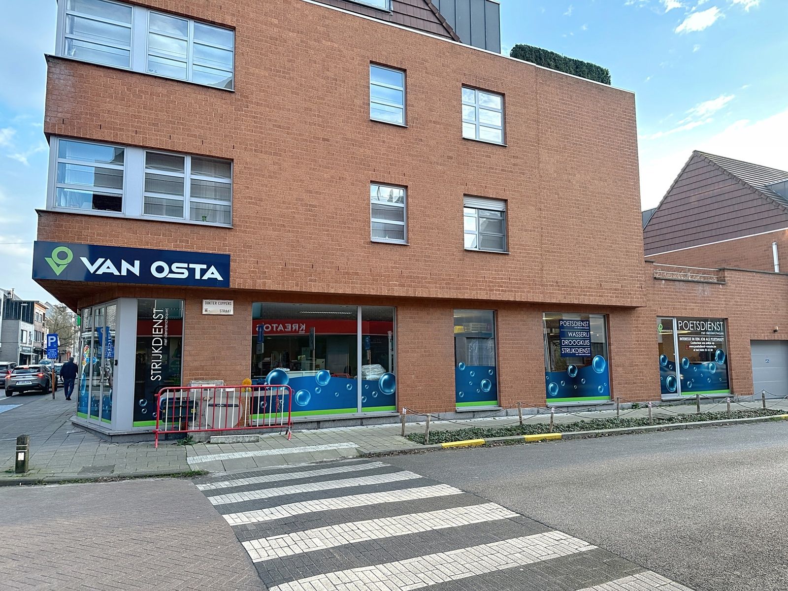 Hoekpand in centrum Aartselaar met veel lichtinval/ramen foto 11