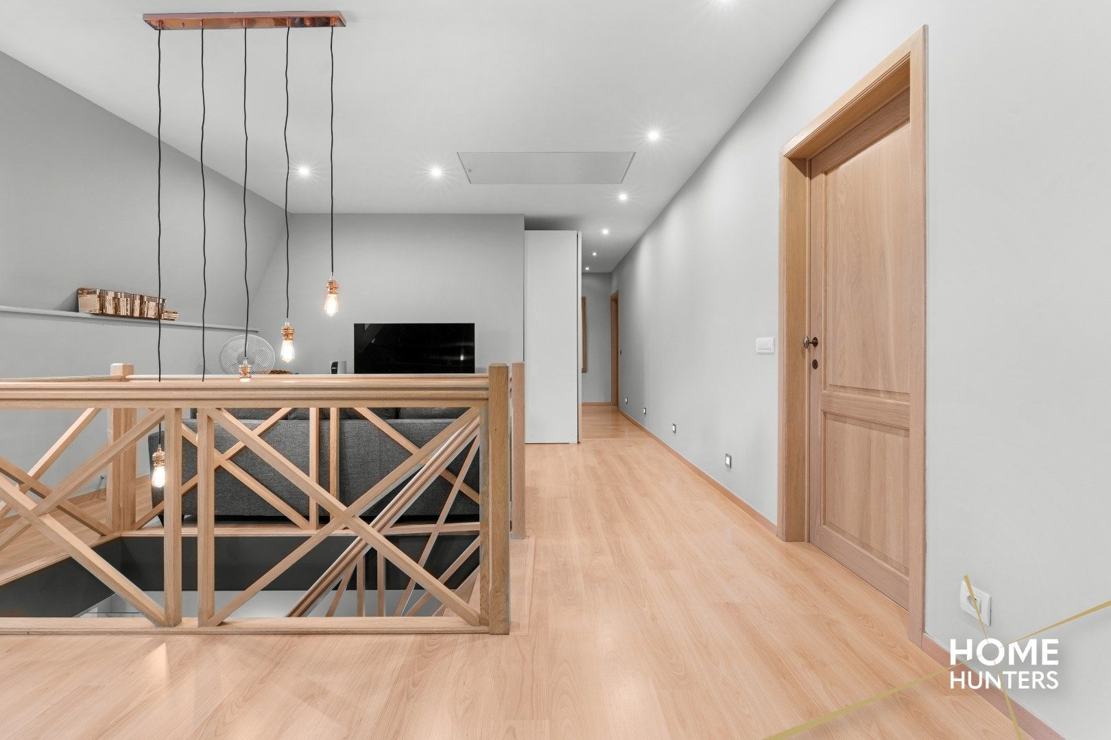 Ruime woning met 4 slaapkamers, een ruime zonnige tuin met verwarmd zwembad foto 35