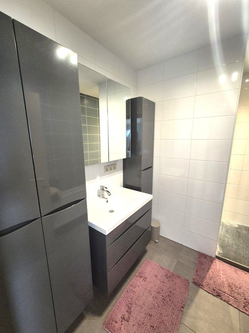 Instapklaar recent appartement in centrum Vinkt! foto 6