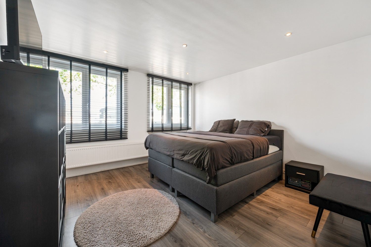 Instapklare, stijlvol gerenoveerde woning met tuin in hartje Broechem foto 12