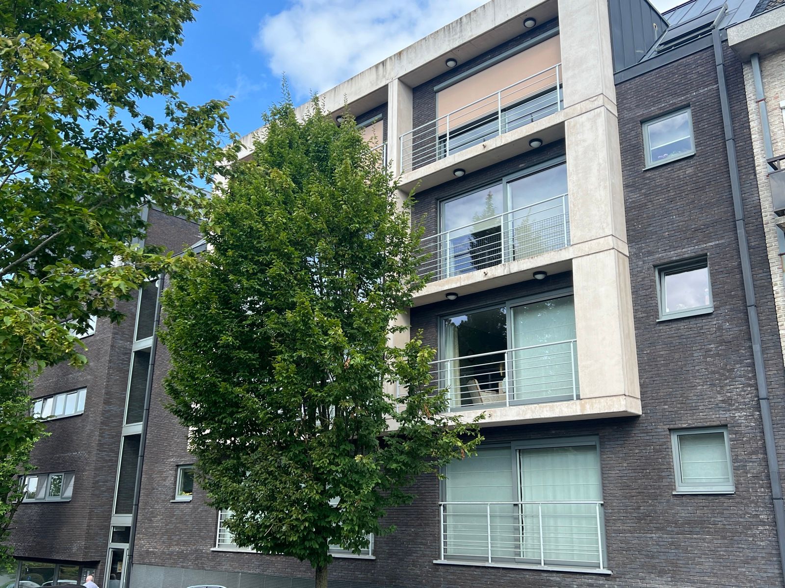 INSTAPKLAAR TWEESLAAPKAMER-APPARTEMENT TE HUUR CENTRUM ASSE foto {{pictureIndex}}