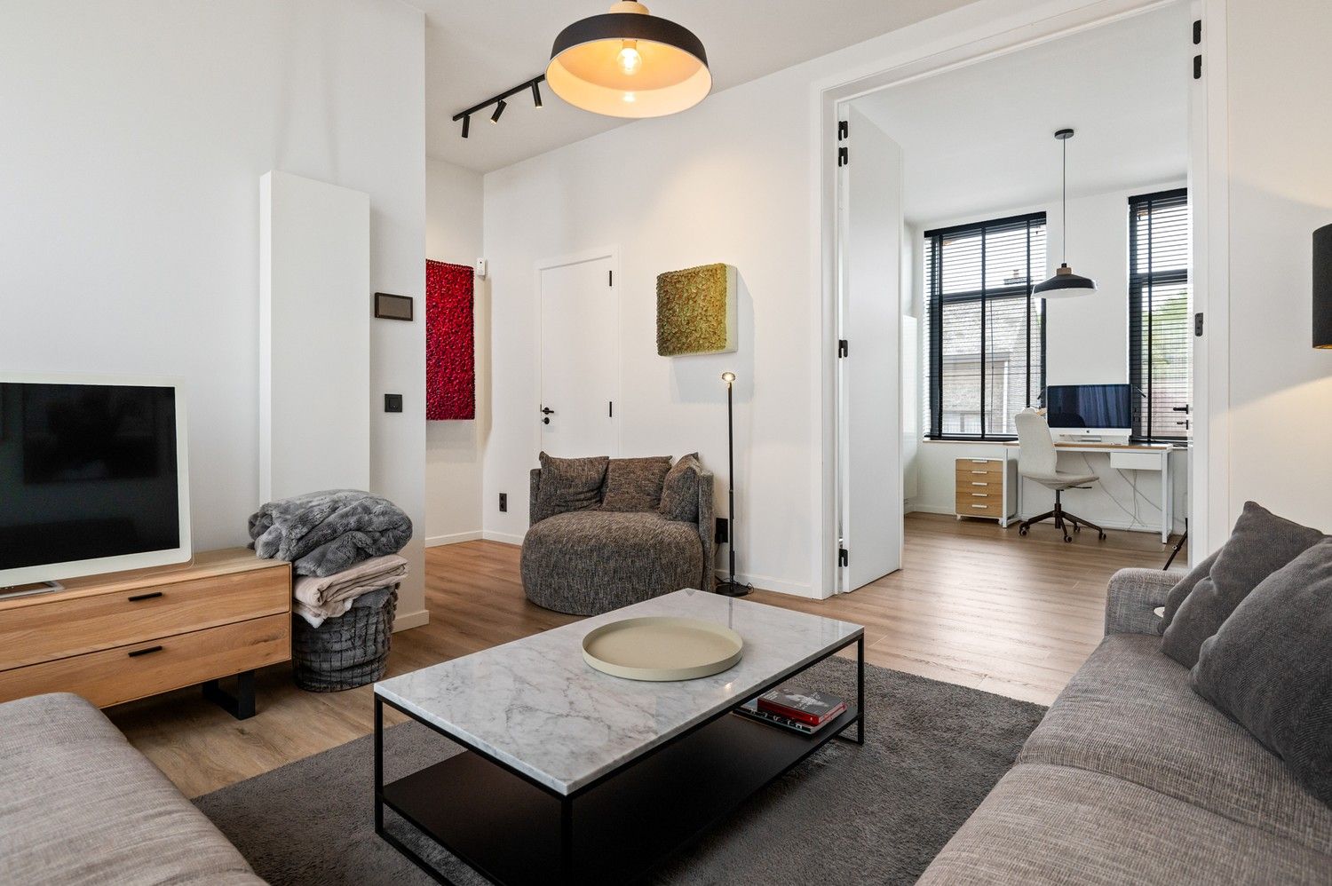 Prachtig en hedendaags gerenoveerde woning met zwembad te Lier foto 14