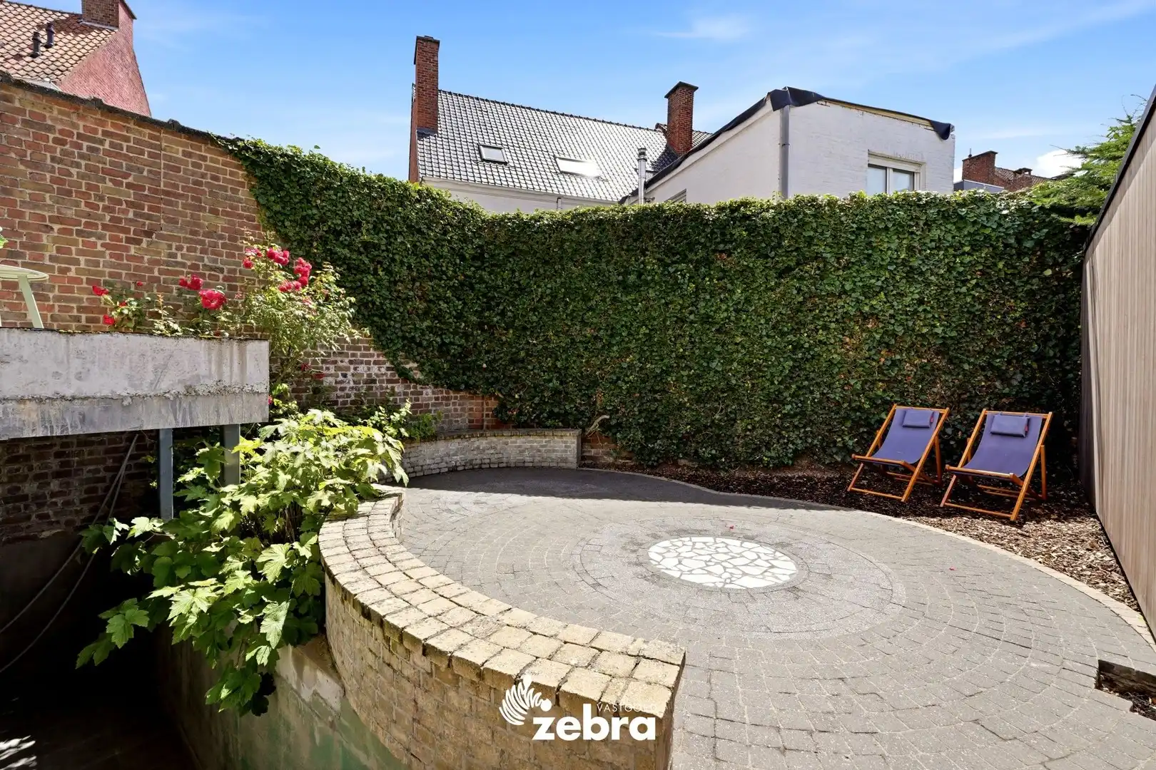 Kwalitatief gerenoveerde herenwoning met garage te Sint-Elisabeth Kortrijk! foto 13