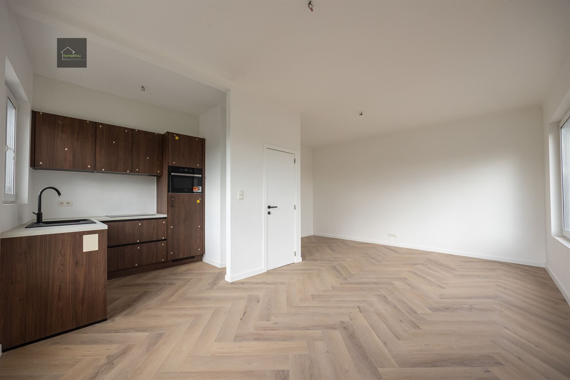 Gerenoveerd appartement te koop! foto {{pictureIndex}}