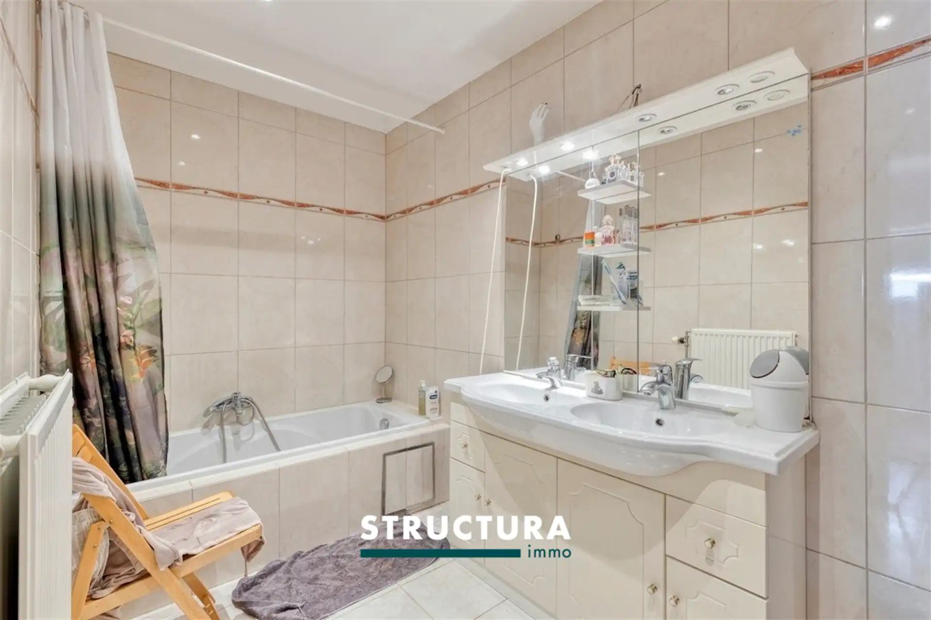 Ruime woning met 5 slaapkamers op toplocatie foto 16
