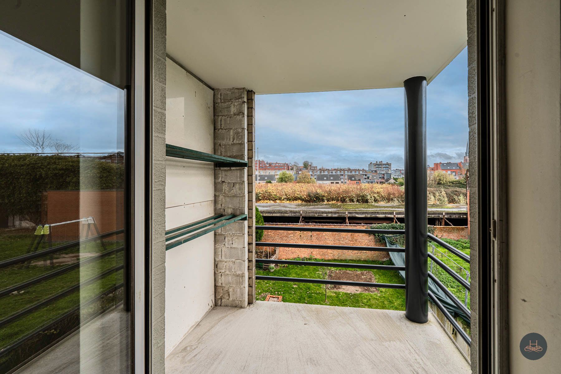 Vernieuwd 2 slaapkamer appartement met topligging foto 23