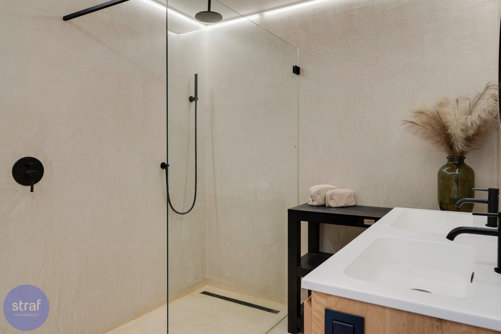 Zalig wonen op Linkeroever – in een gerenoveerd appartement met zicht op groen foto 13