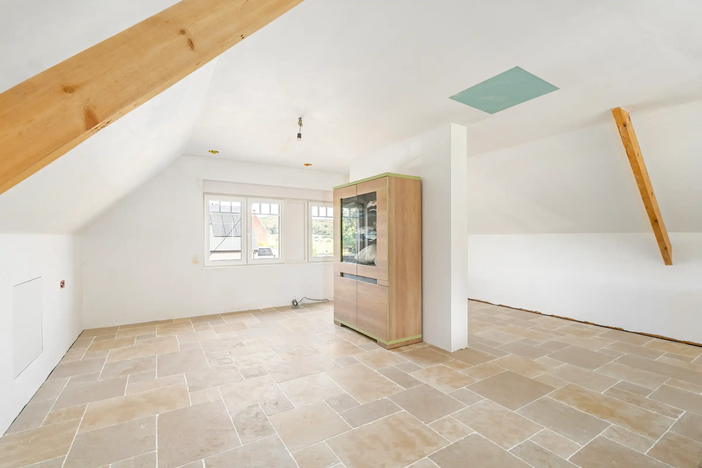 Vrijstaande woning met vernieuwd dak en veel potentieel foto 17