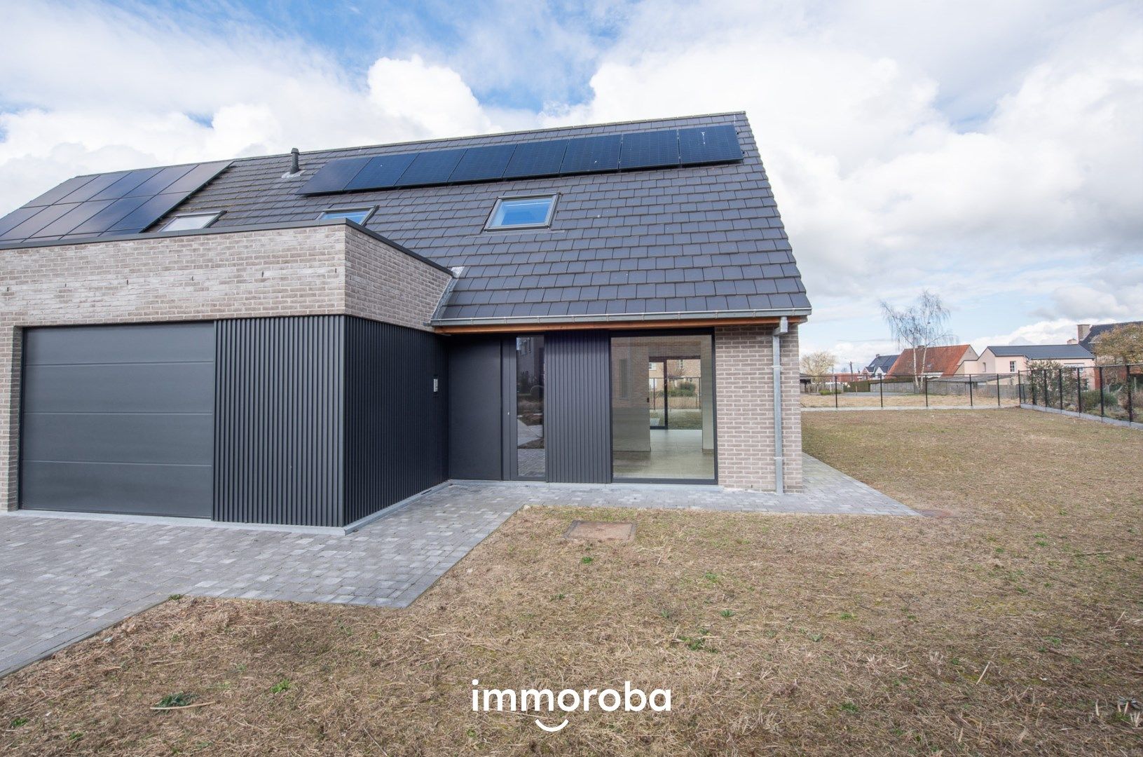 Knappe NIEUWBOUW woning met 3 slaapkamers en leuke tuin op topligging te koop te Olsene!  foto {{pictureIndex}}