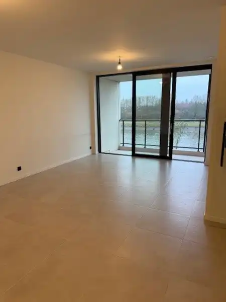 Prachtig 2-slaapkamerappartement op topligging aan het water TE HUUR! foto 5