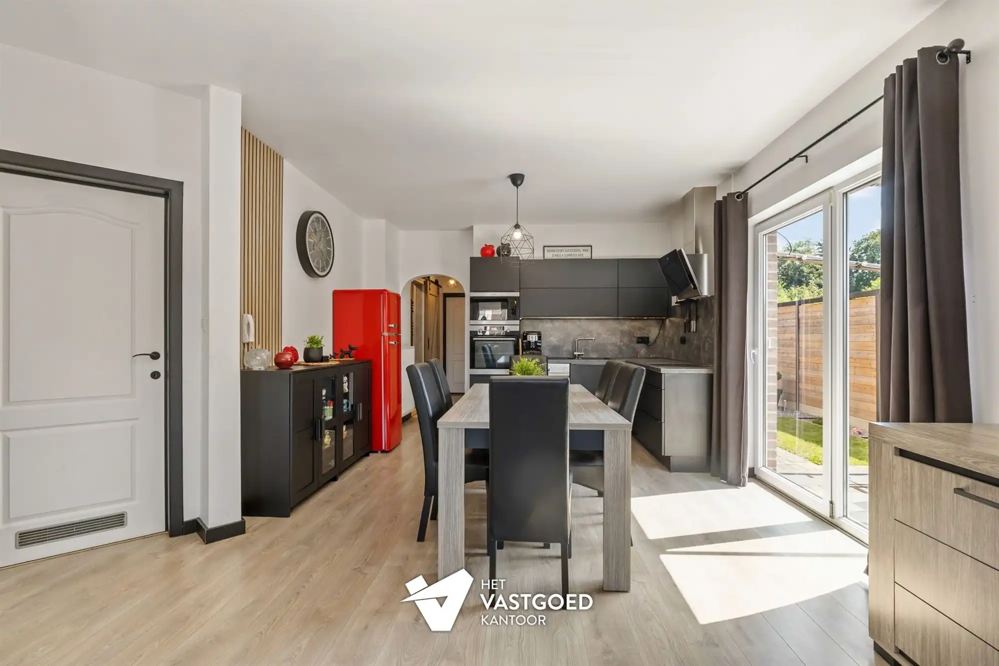 MOOI AFGEWERKT 2 SLAAPKAMER APPARTEMENT MET PRIVATIEVE TUIN EN AUTOSTAANPLAATS TE BEVERLO foto 7