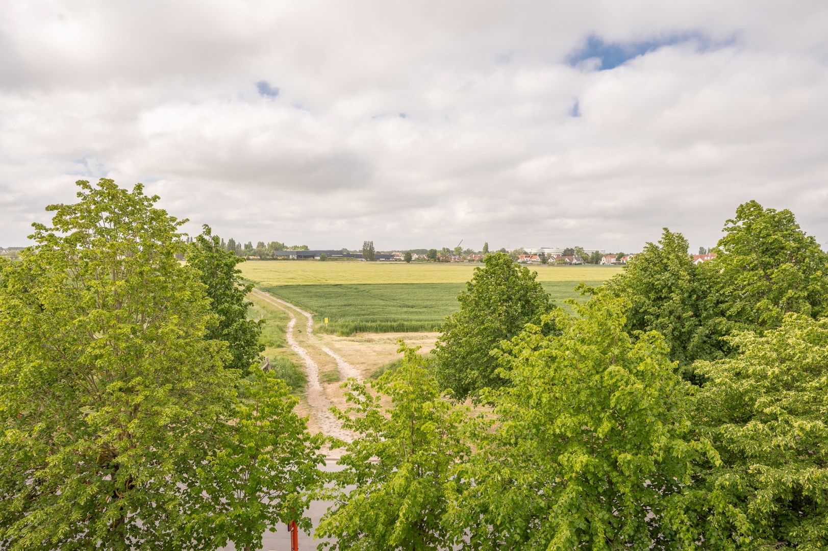Prachtig afgewerkte woning, zeer rustig gelegen nabij het centrum foto 12