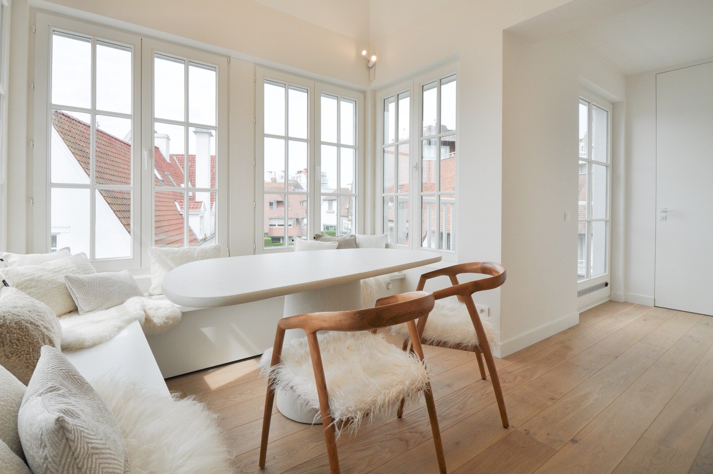 Volledig gerenoveerd appartement met ruime zonneterrassen. foto 9