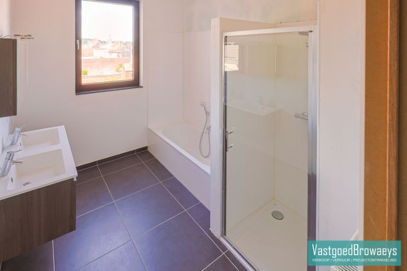 Instapklaar 2-Slaapkamerappartement tegenover Station Ronse – Ideaal als Investering! foto 16