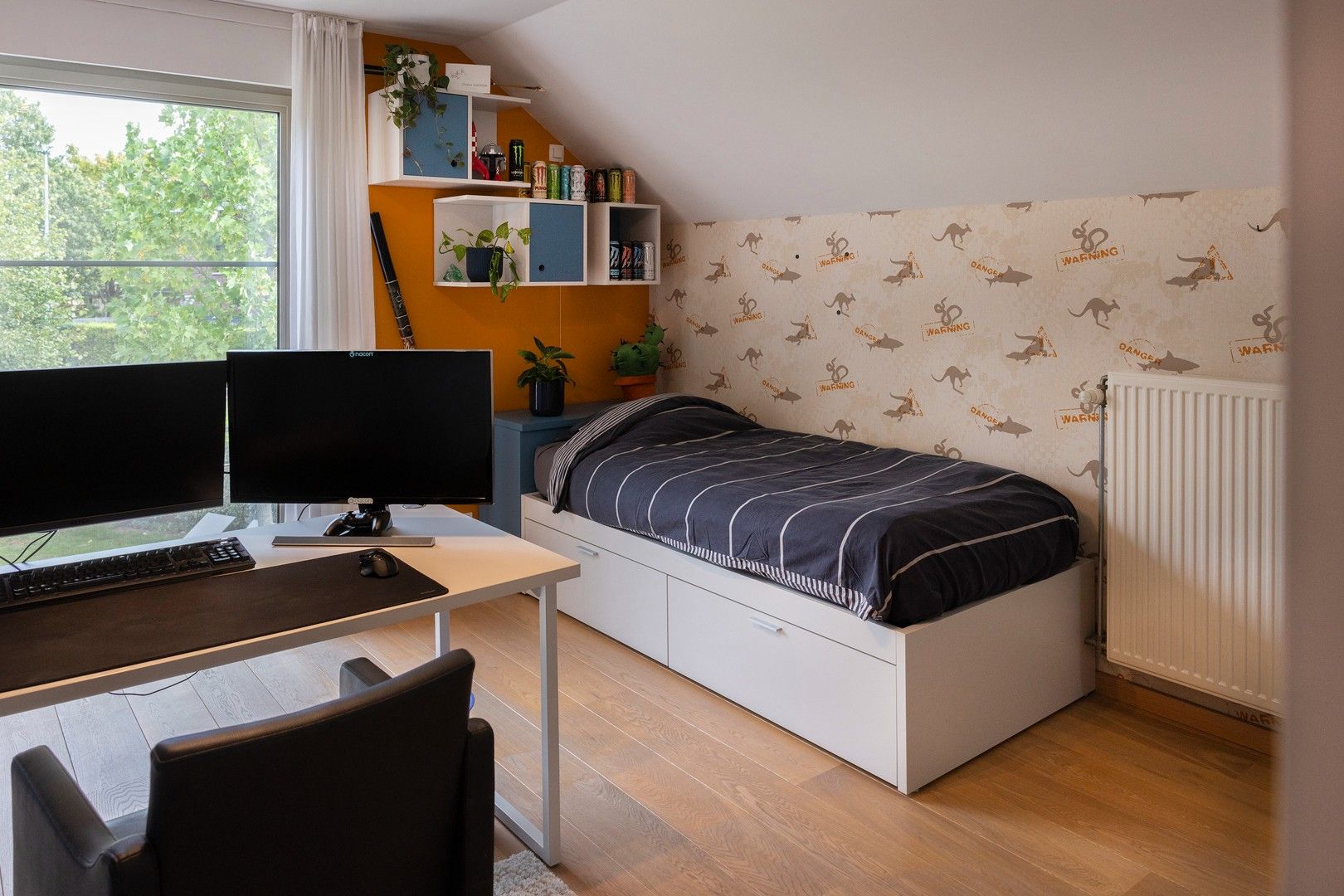 Alleenstaande woning met mogelijke praktijkruimte. foto 13