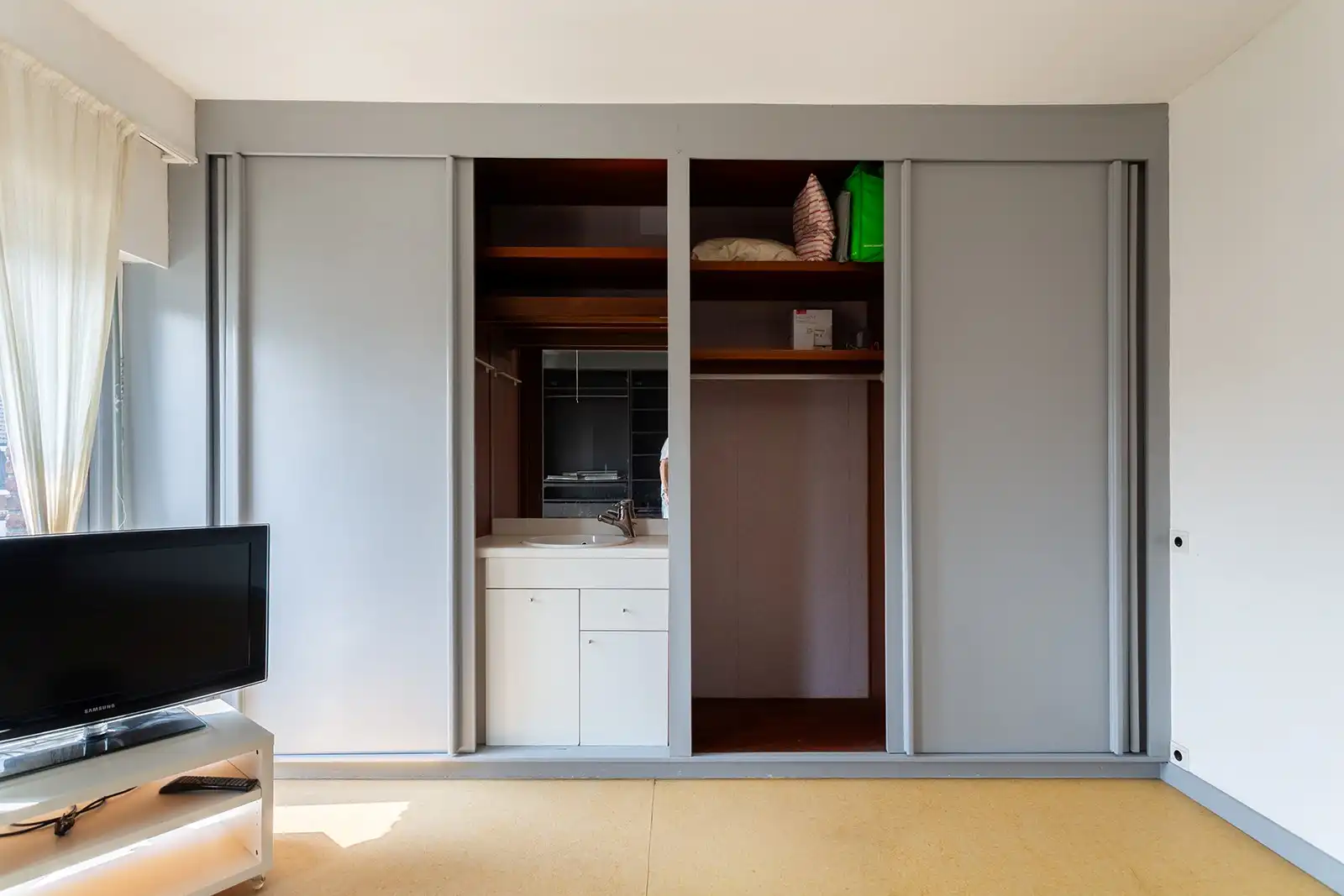 Lichtrijke bel-etagewoning met dubbele garage en ruime tuin foto 28