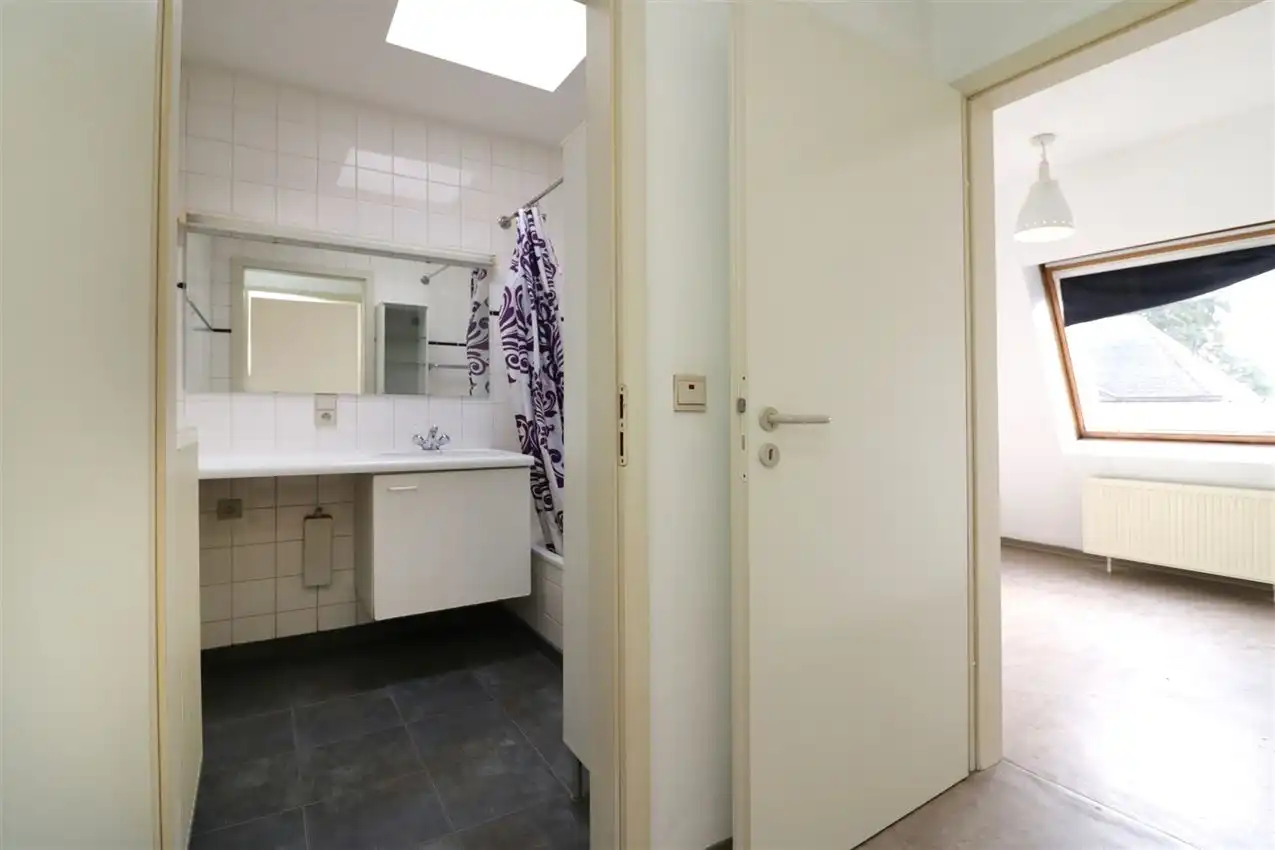 App. met één slaapkamer, autostaanplaats, nabij centrum foto 7