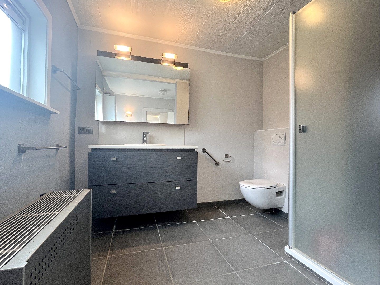 Halfopen 4-slpkr woning met tuin & garage foto 20