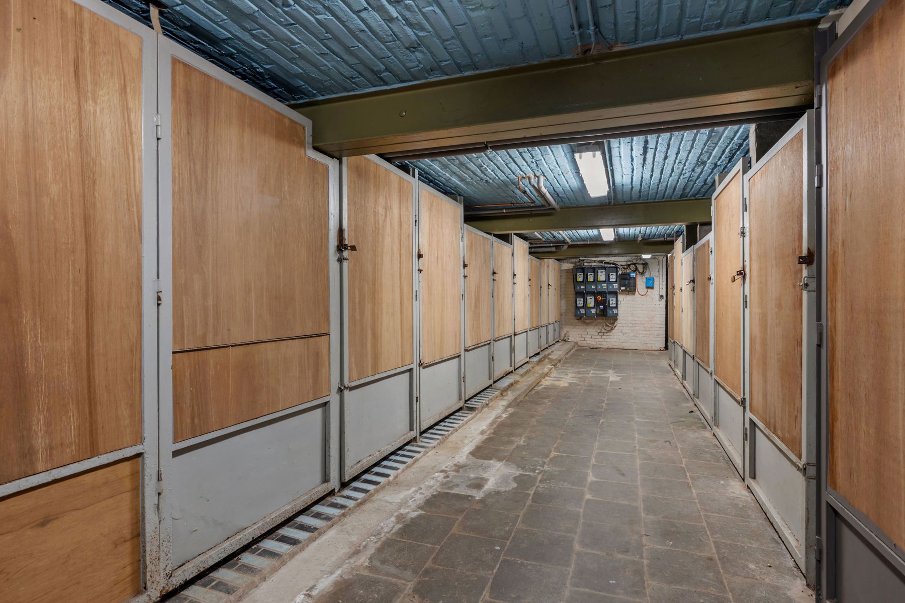 Uniek appartement/studio met terras, tuin en bijgebouw foto 24