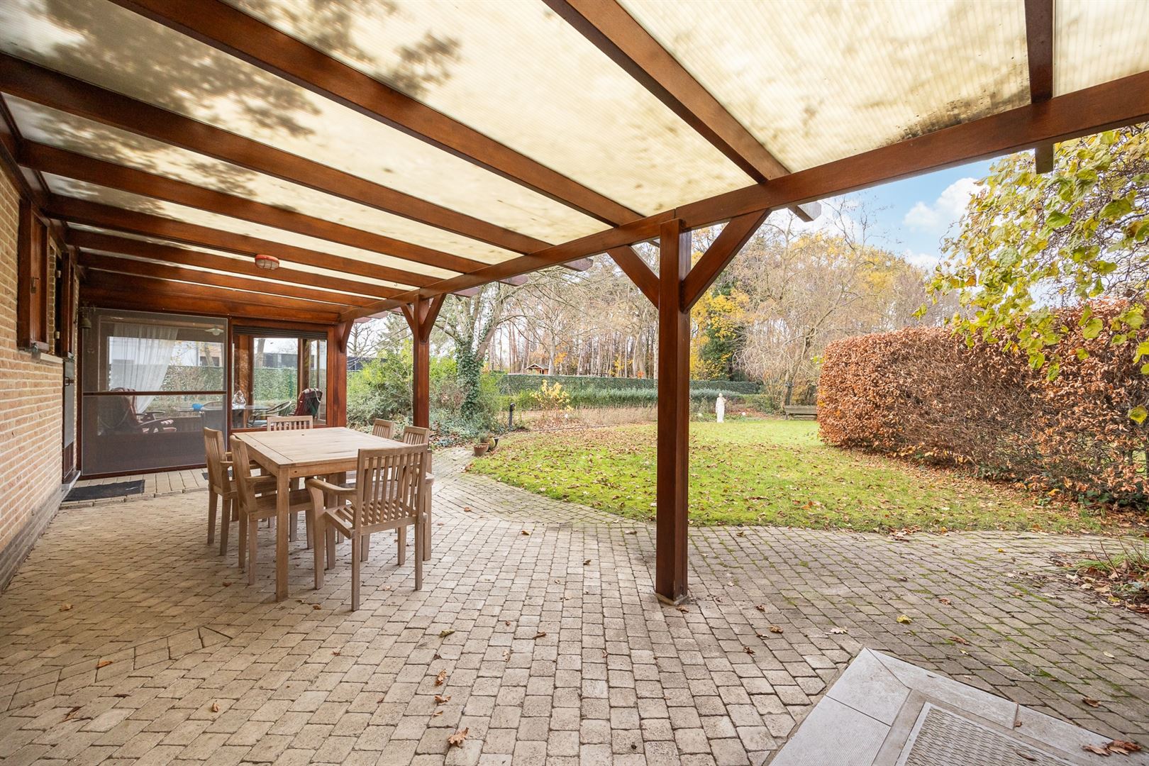 Ruime woning met 3 slaapkamers en grote tuin! foto 15