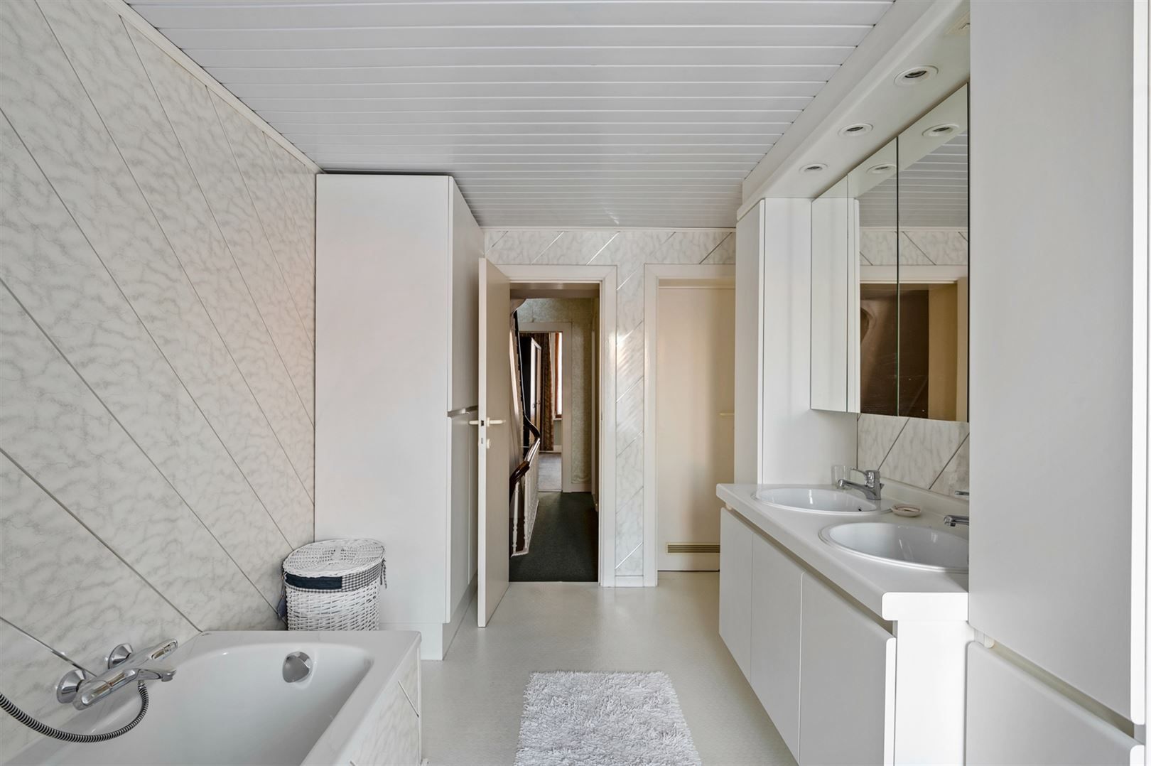 Te renoveren burgerwoning met 3 à 4 slaapkamers en tuin. foto 15