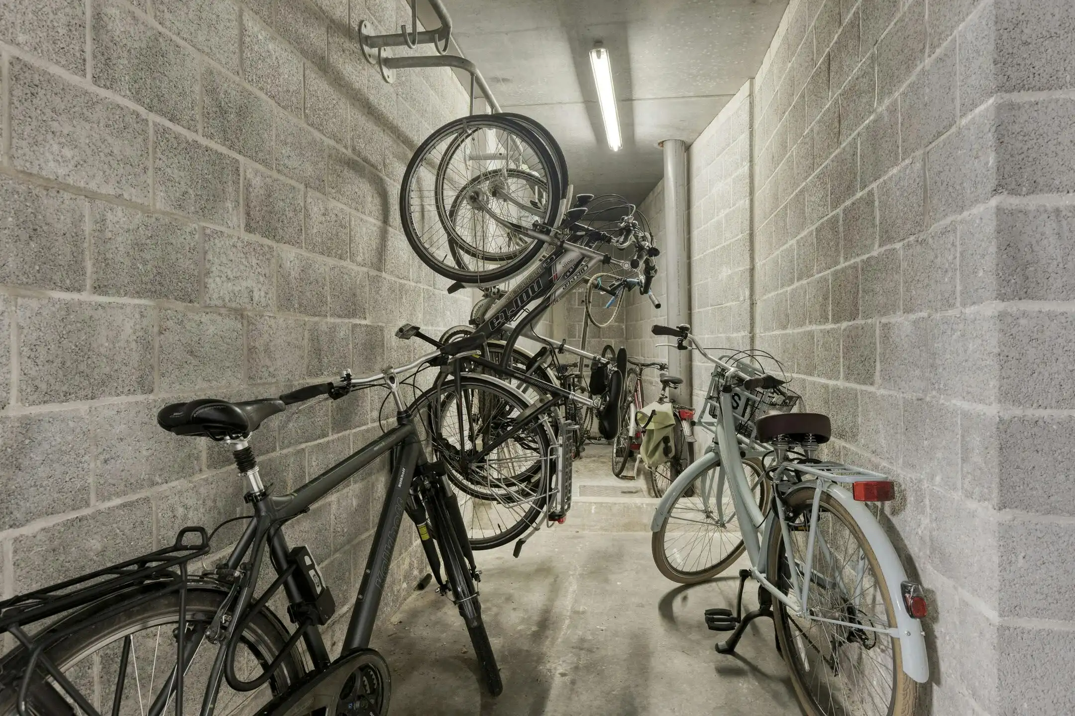 Ruim 3-slaapkamer appartement te koop aan de Eedverbondkaai foto 18