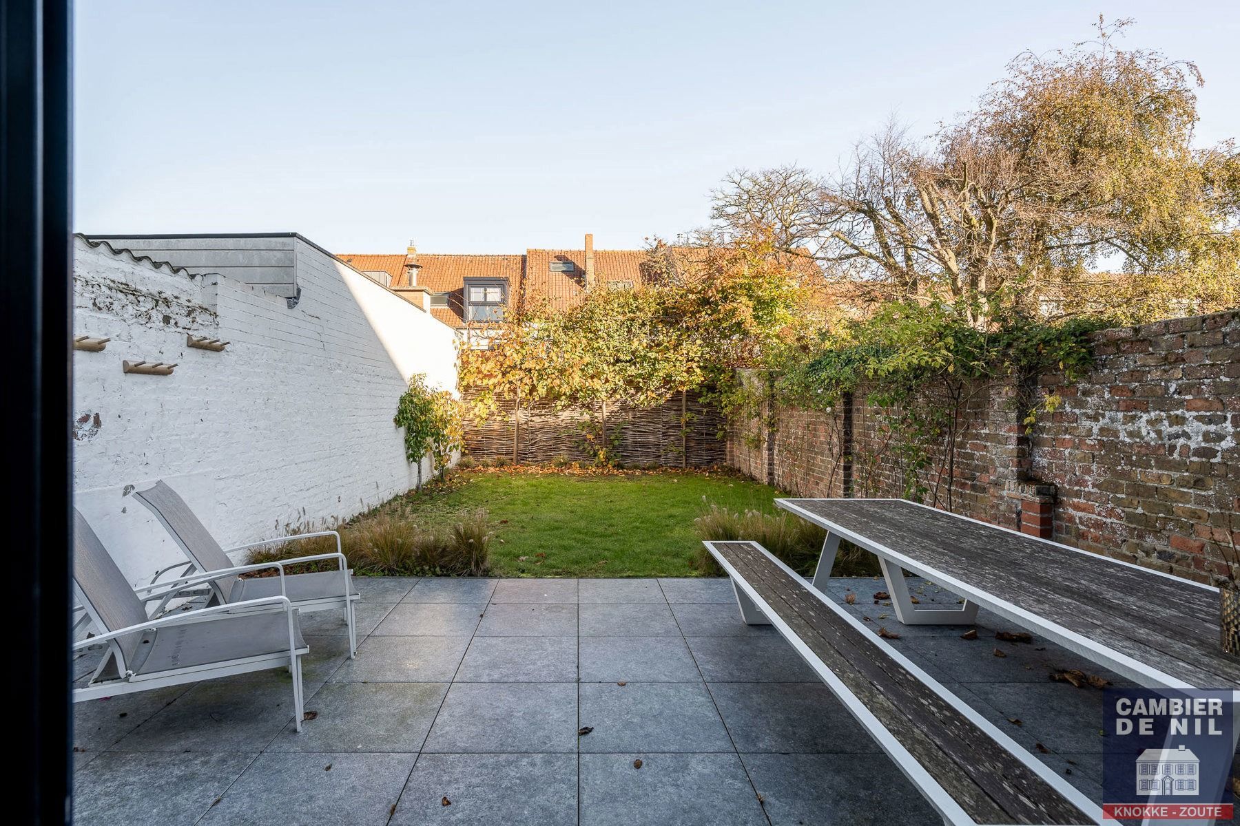 Instapklare, gemeubelde rijwoning met 5 slaapkamers en tuin – hartje Oud-Knokke foto 28