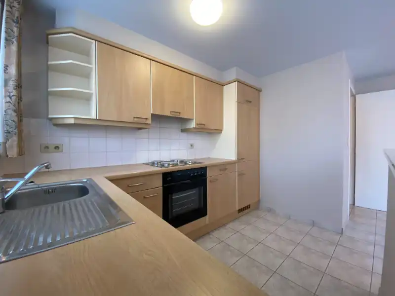 Gelijkvloers appartement met inpandige garage nabij centrum Houthalen foto 4