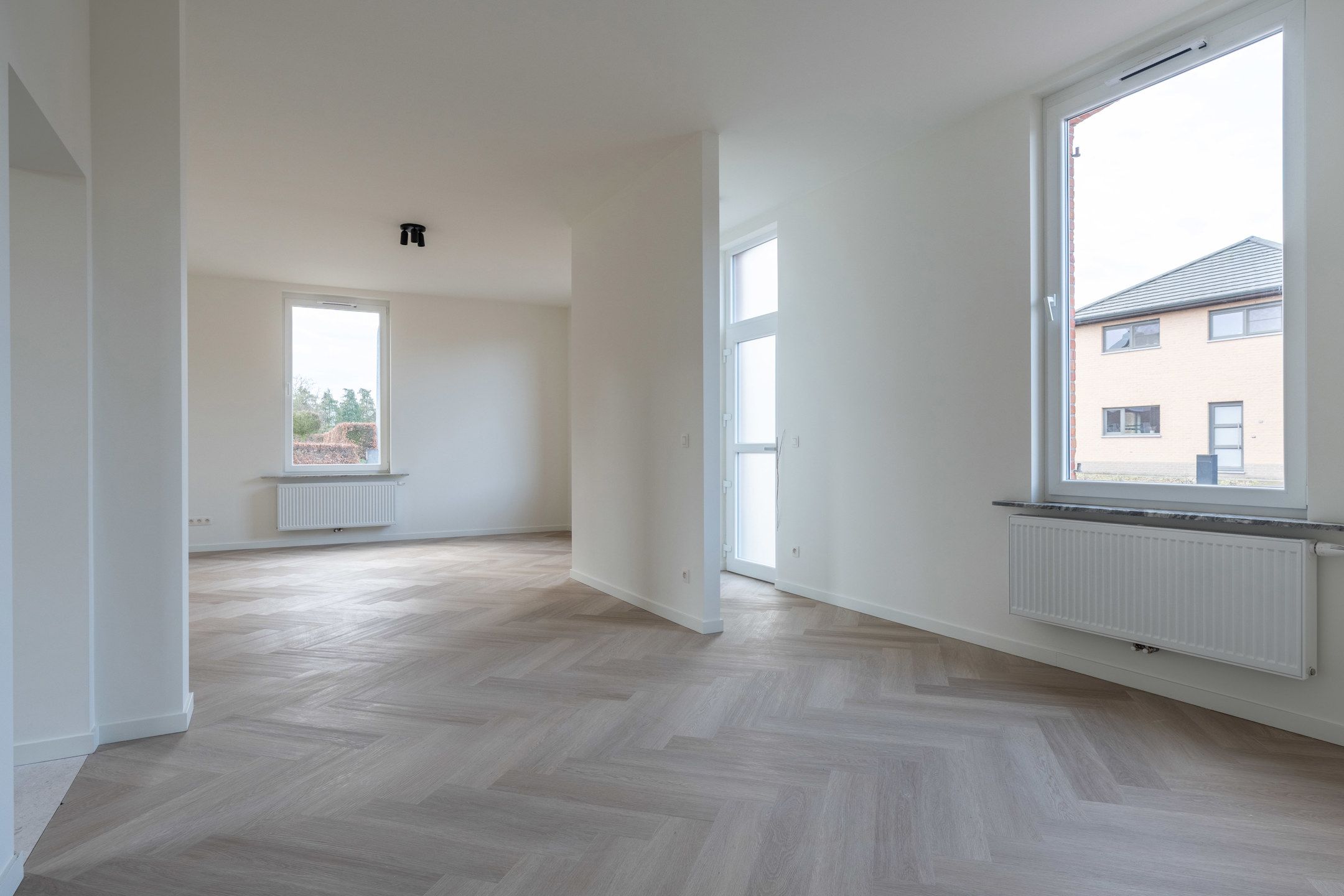 Gerenoveerde woning met 4 slaapkamers op 375m² te Arendonk. foto 5