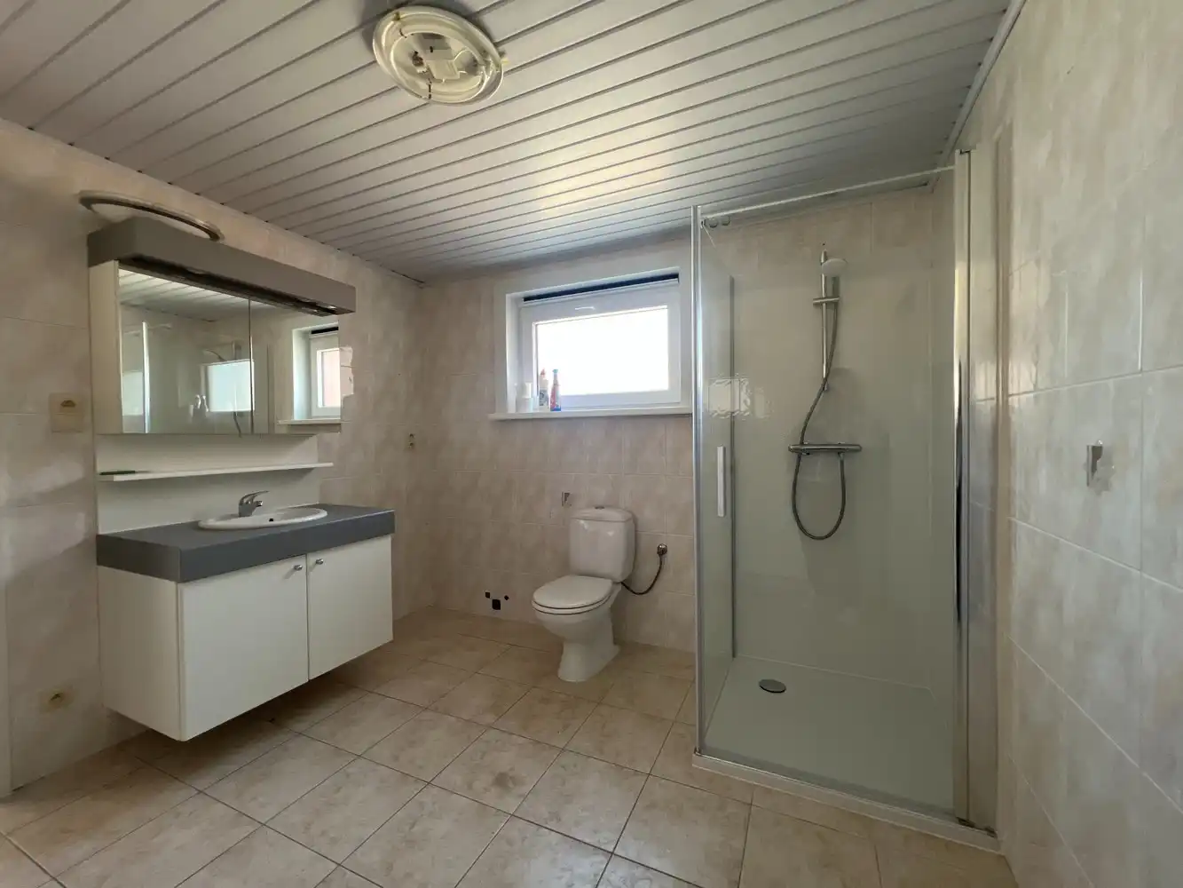 Lichtrijke woning met drie slaapkamers foto 8