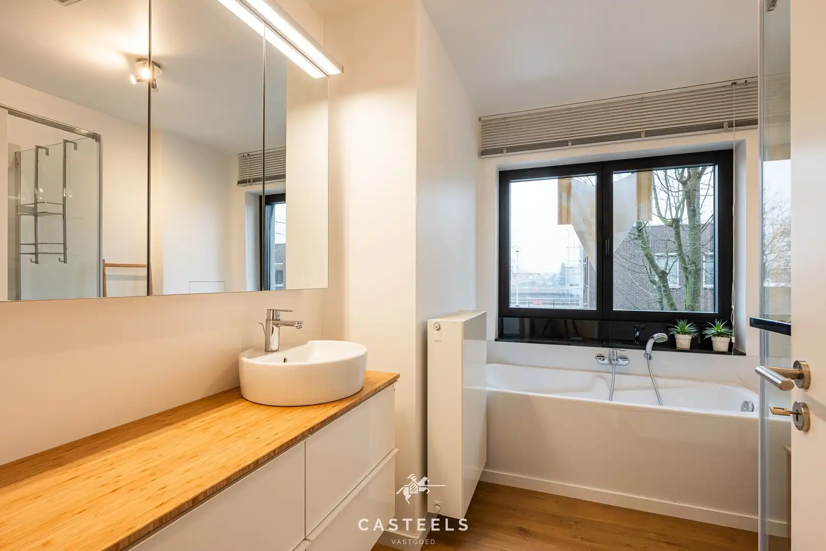 Recent gerenoveerde woning met garage in Gentbrugge foto 18