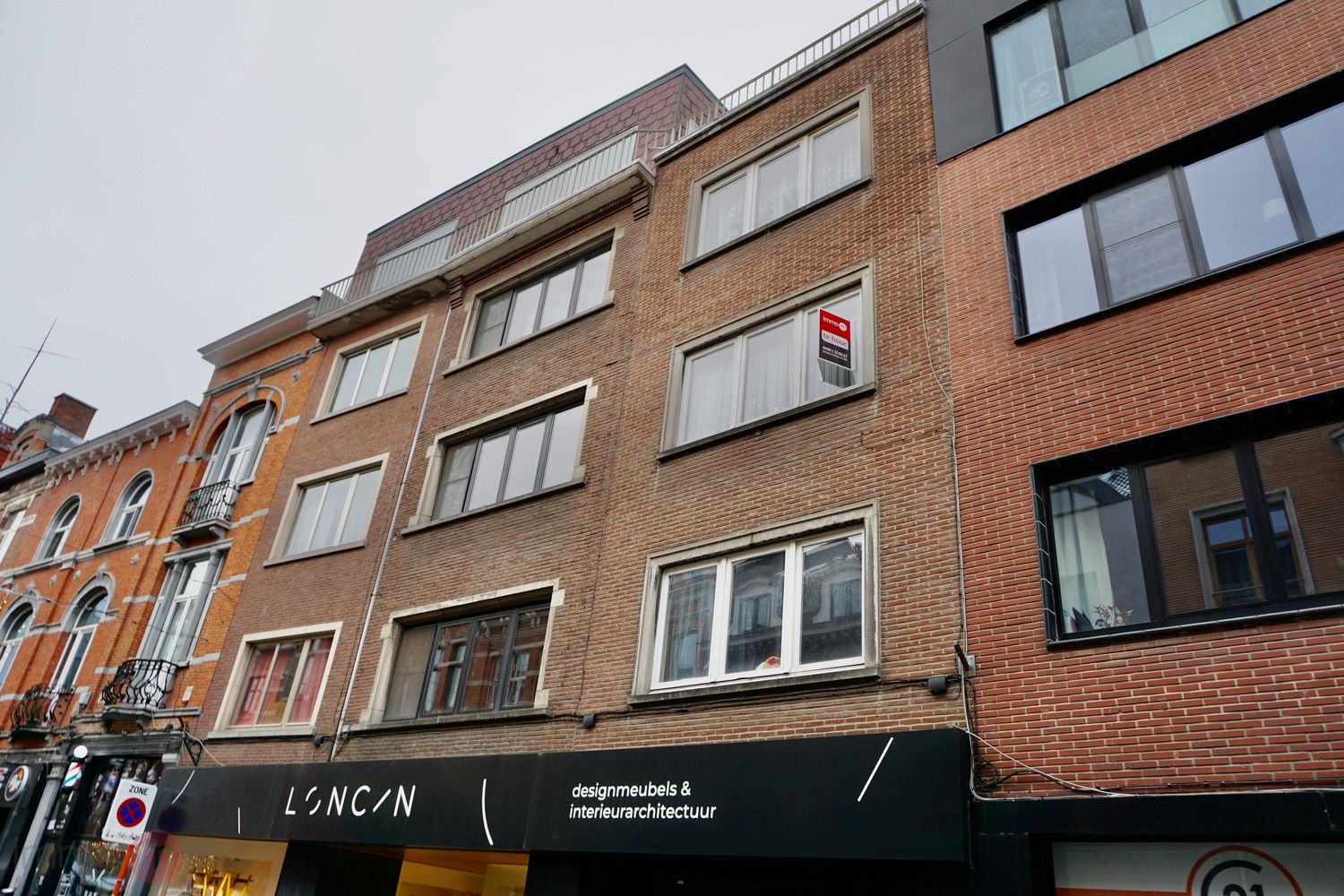 Centraal gelegen 1 slaapkamer appartement op 3 min. van het station van Leuven. foto {{pictureIndex}}