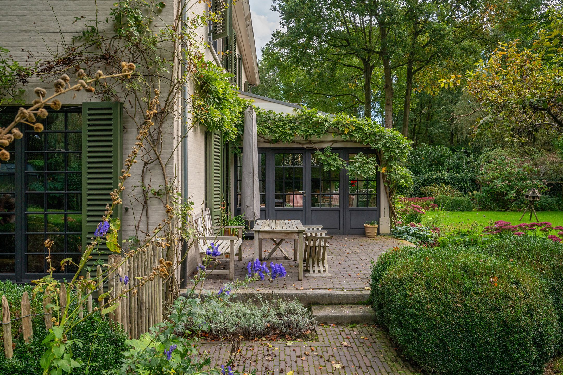 Instapklare villa, in hartje Vriesdonk, met parktuin foto 20